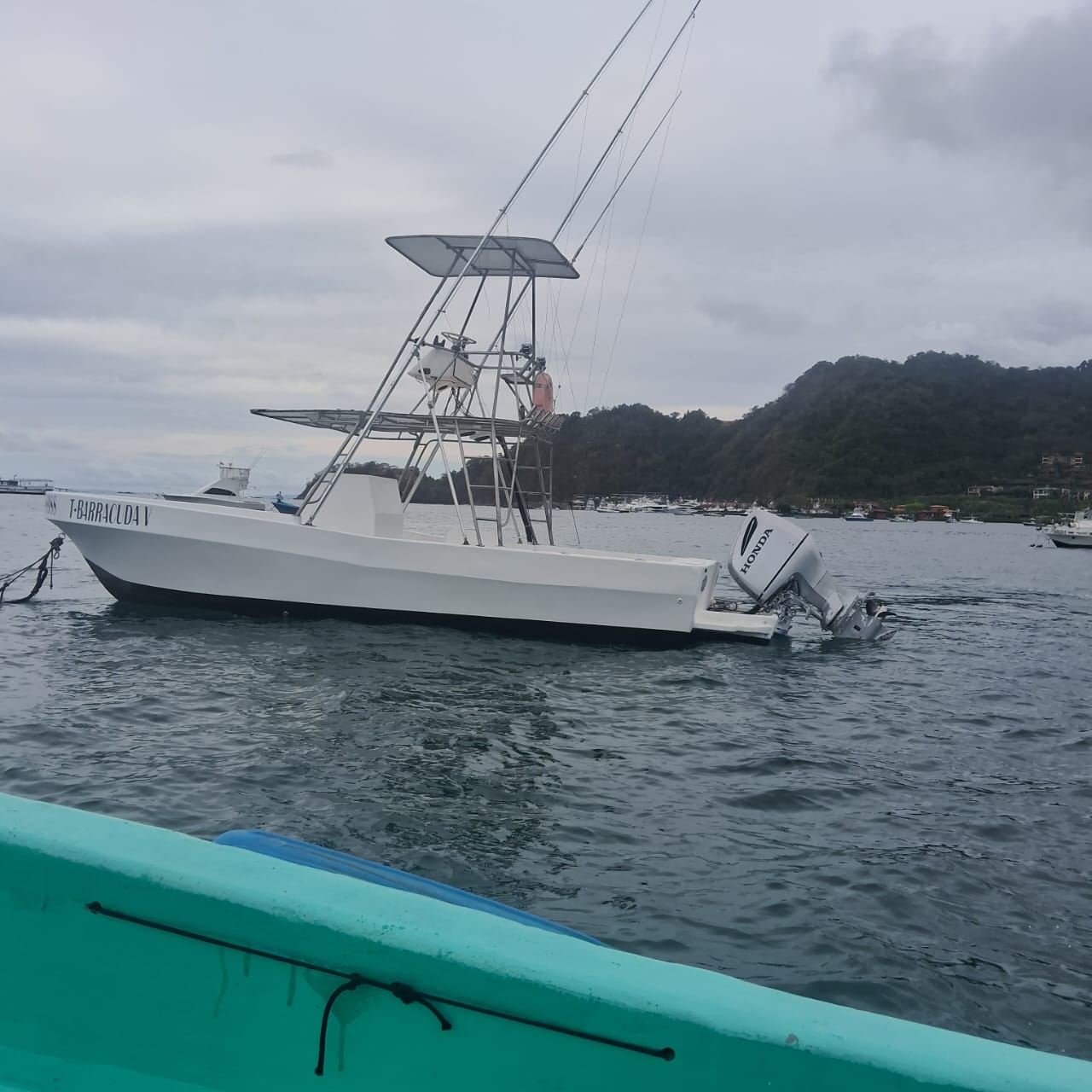 T-Barracuda V anchored in Herradura Bay