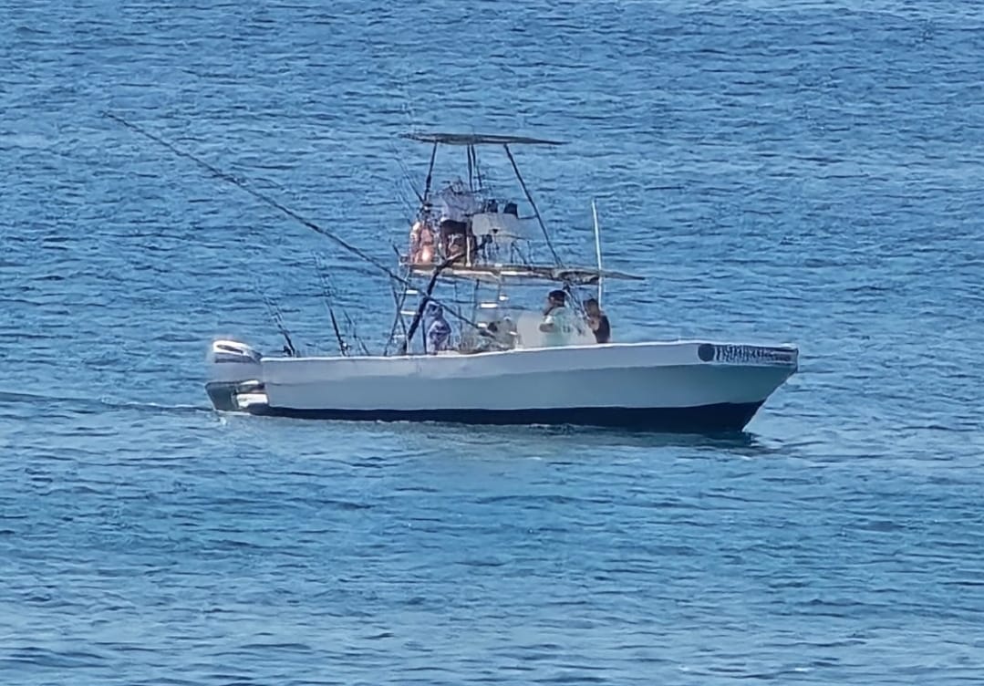 Sportfishing boat underway off Jaco